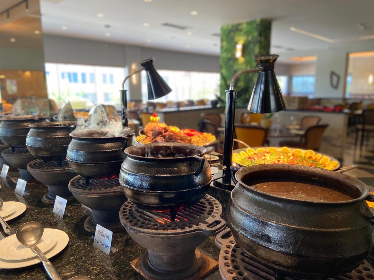 Parque Balneario Hotel Santos By Castelo Itaipava Экстерьер фото A buffet at a hotel