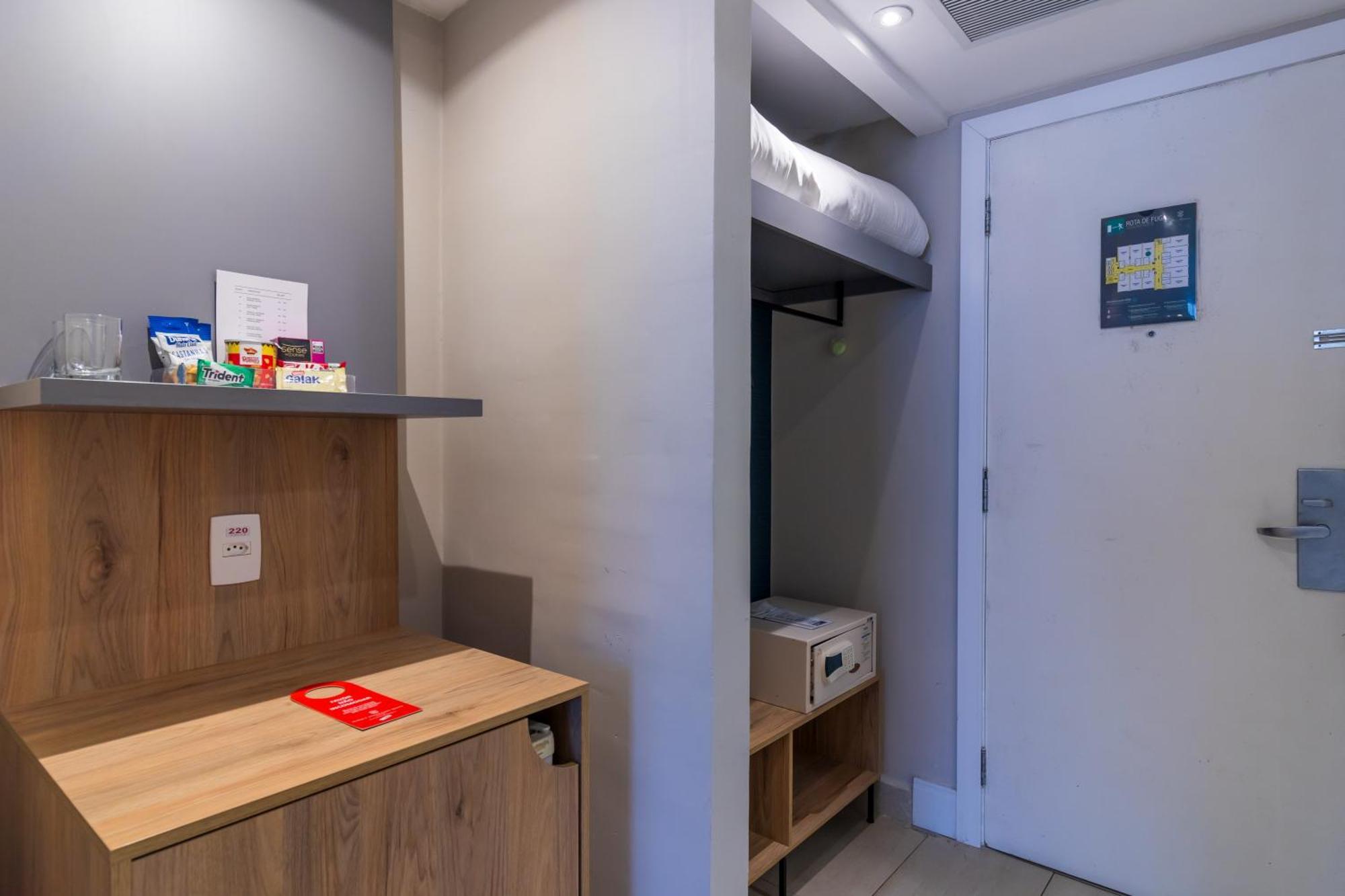 Parque Balneario Hotel Santos By Castelo Itaipava Номер фото A typical bedroom in the residence halls