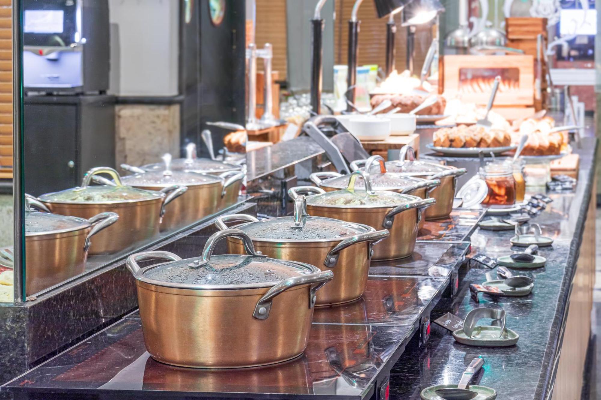 Parque Balneario Hotel Santos By Castelo Itaipava Экстерьер фото Cooks' station at a restaurant